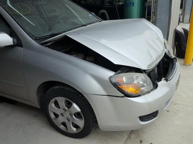 KNAFE222895614720 - 2009 KIA SPECTRA EX SILVER photo 9