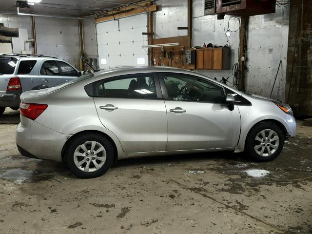 KNADM4A32D6100932 - 2013 KIA RIO LX Արծաթագույն լուսանկար 9