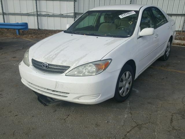 4T1BE32K62U102694 - 2002 TOYOTA CAMRY LE WHITE photo 2