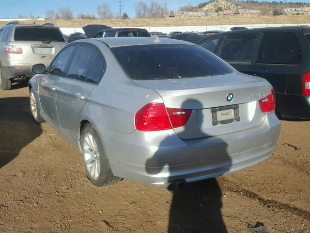 WBAPH7C58BE461408 - 2011 BMW 328 I SILVER photo 3