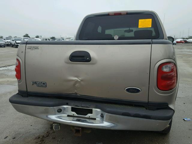 1FTRW07L81KB24965 - 2001 FORD F150 TAN photo 9