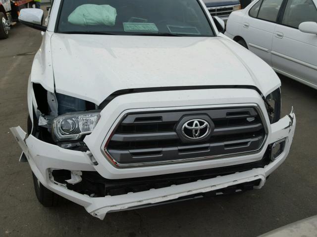 3TMEZ5CN2HM048334 - 2017 TOYOTA TACOMA DOU WHITE photo 9