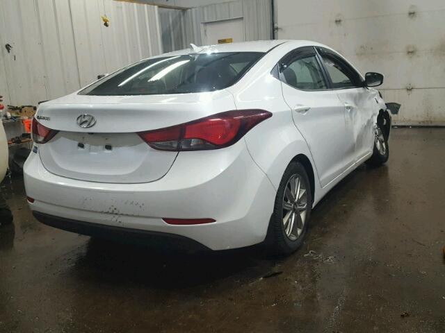 5NPDH4AE5FH628885 - 2015 HYUNDAI ELANTRA SE WHITE photo 4