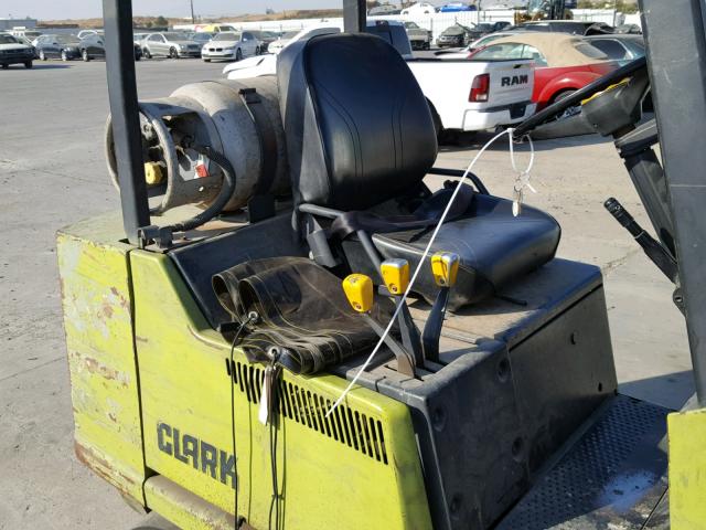 0000GX23005608380 - 1990 CLAR FORKLIFT GREEN photo 6