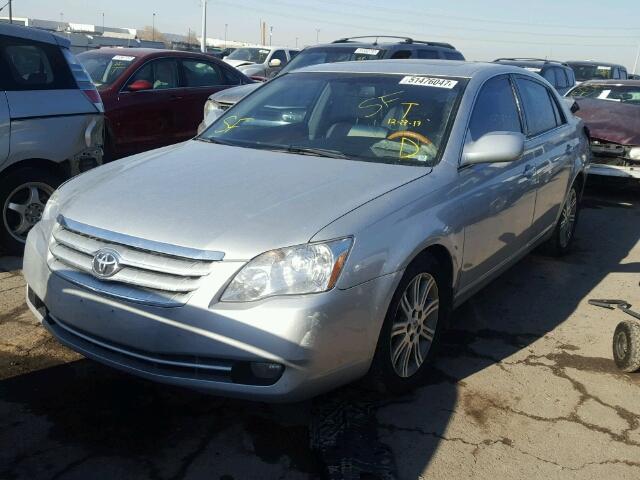 4T1BK36B85U050136 - 2005 TOYOTA AVALON XL SILVER photo 2