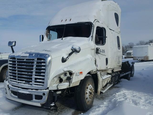 3AKJGLDRXHSHW3566 - 2017 FREIGHTLINER CASCADIA 1 WHITE photo 2