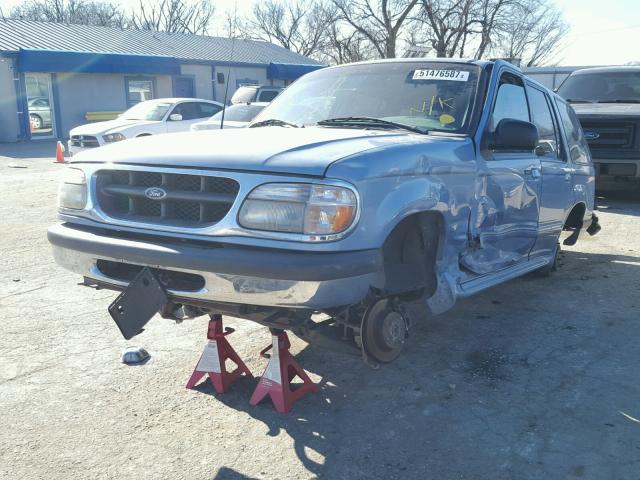 1FMZU34E1WZA25654 - 1998 FORD EXPLORER BLUE photo 2