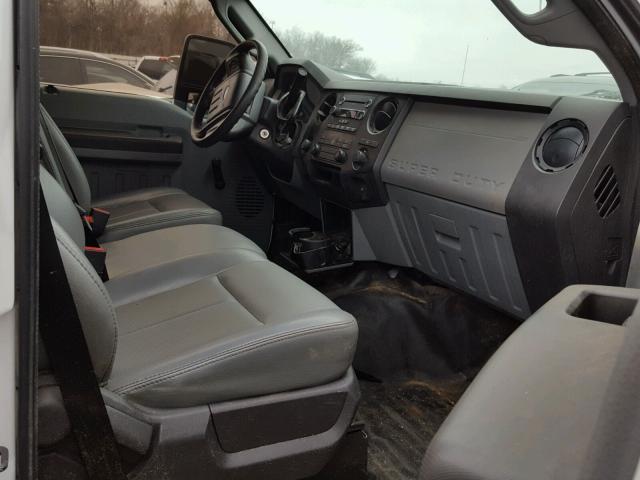 1FT7W2B66CEB49272 - 2012 FORD F250 WHITE photo 5