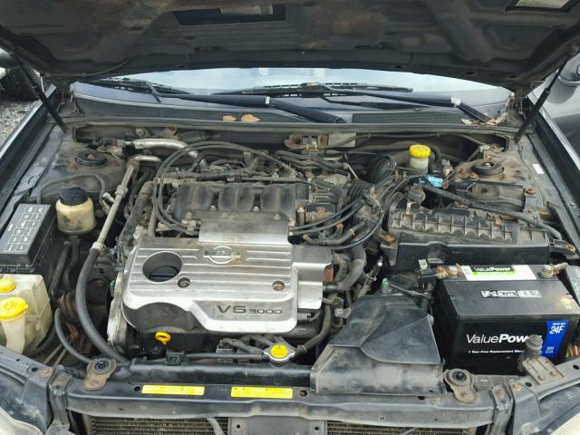 JN1CA31A61T101999 - 2001 NISSAN MAXIMA GXE BLACK photo 7