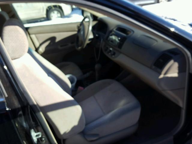 4T1BE32K24U273364 - 2004 TOYOTA CAMRY LE შავი ფოტო 5