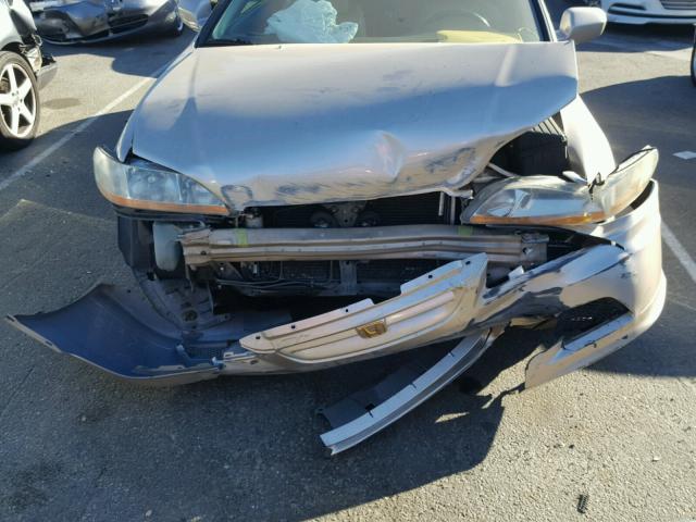 1HGCG22591A031564 - 2001 HONDA ACCORD EX GOLD photo 9