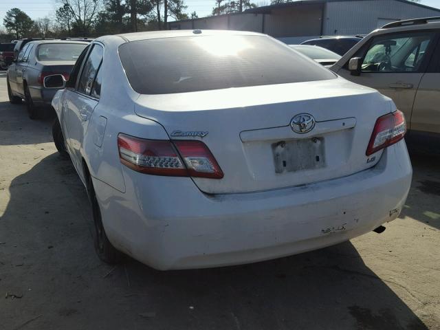 4T1BF3EK0BU682503 - 2011 TOYOTA CAMRY BASE WHITE photo 3