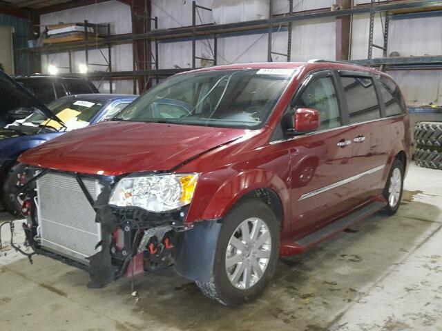 2C4RC1BGXFR662309 - 2015 CHRYSLER TOWN & COU RED photo 2