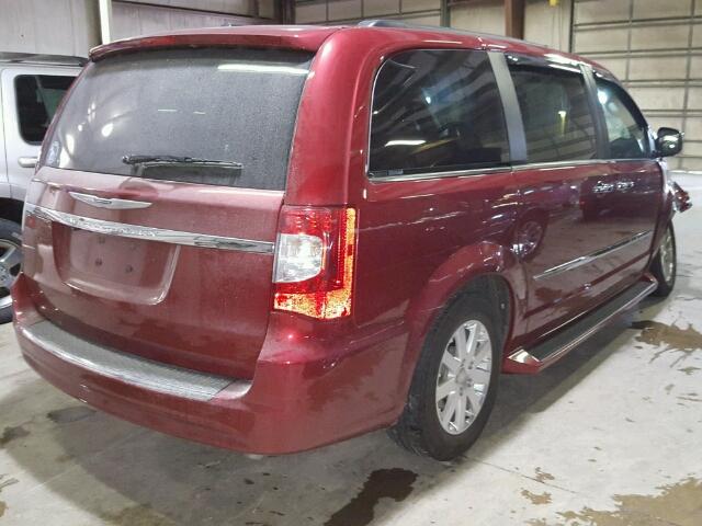 2C4RC1BGXFR662309 - 2015 CHRYSLER TOWN & COU RED photo 4