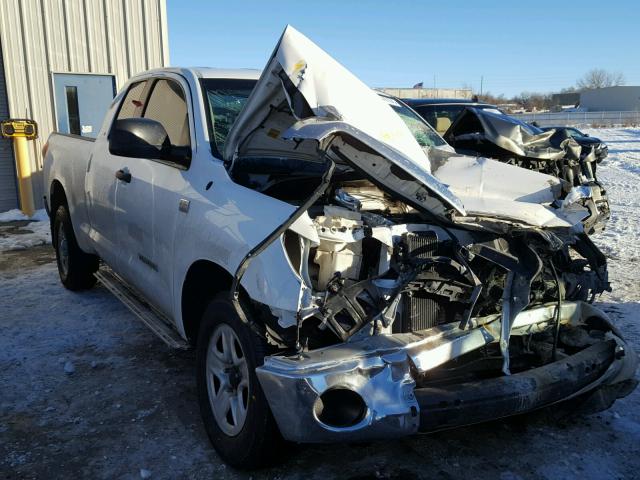 5TFBT54128X012881 - 2008 TOYOTA TUNDRA DOU WHITE photo 1