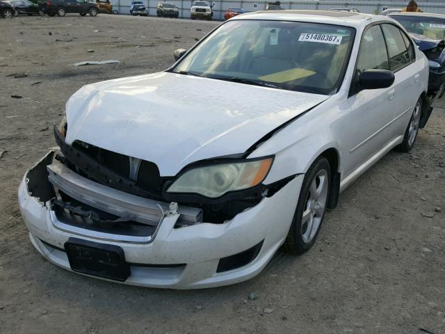 4S3BL616586217624 - 2008 SUBARU LEGACY 2.5 WHITE photo 2