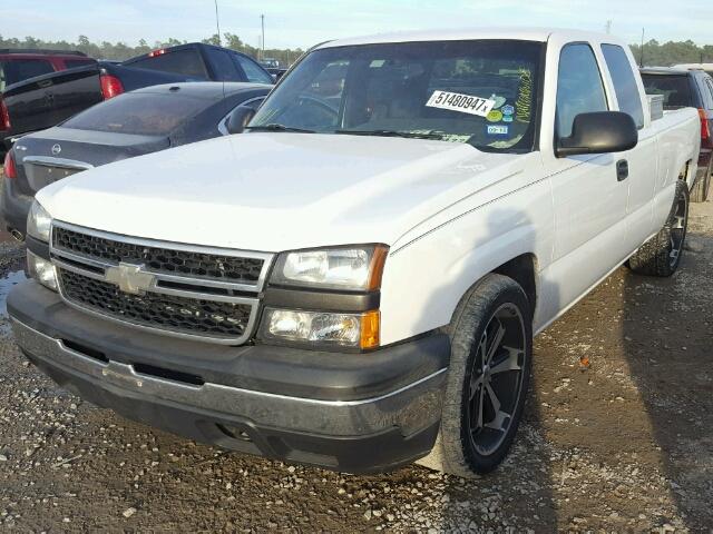 2GCEC19T161107619 - 2006 CHEVROLET SILVERADO WHITE photo 2