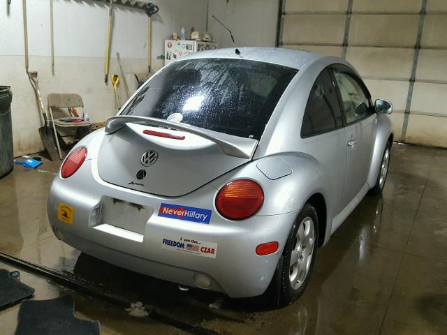 3VWCP21C72M421448 - 2002 VOLKSWAGEN NEW BEETLE 银色 照片 4