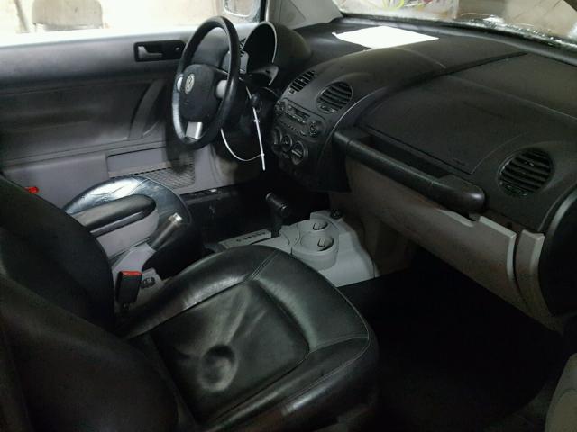 3VWCP21C72M421448 - 2002 VOLKSWAGEN NEW BEETLE 银色 照片 5