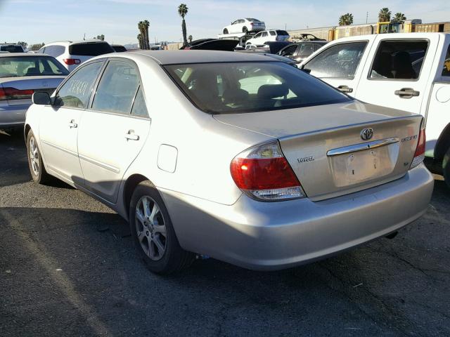 4T1BF32K75U596369 - 2005 TOYOTA CAMRY LE ვერცხლისფერი ფოტო 3