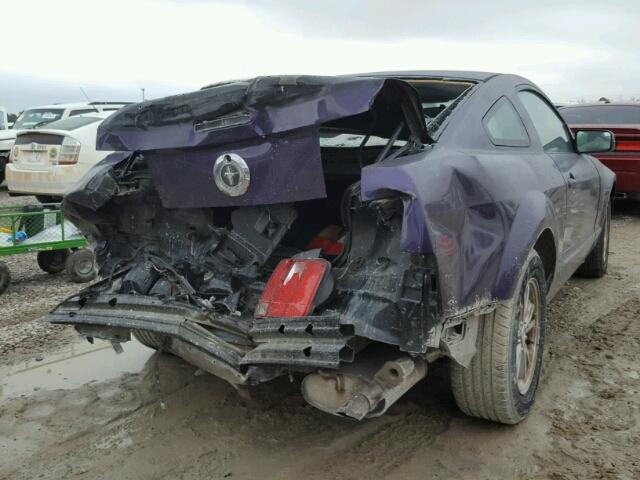 1ZVFT80N975282337 - 2007 FORD MUSTANG PURPLE photo 4