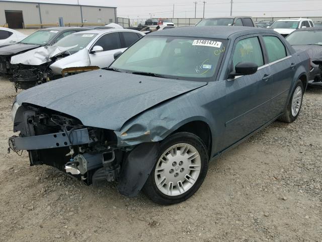 2C3JA43R55H511584 - 2005 CHRYSLER 300 GREEN photo 2