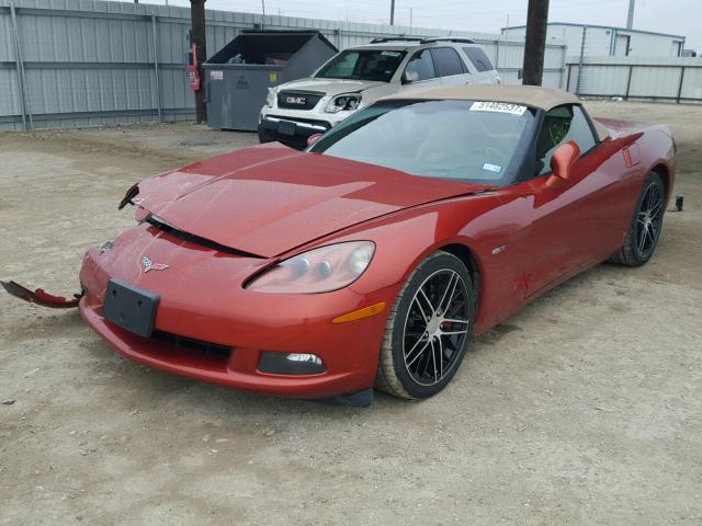 1G1YY36U965124098 - 2006 CHEVROLET CORVETTE ORANGE photo 2