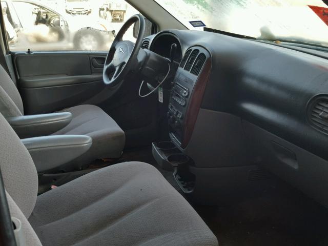 2A4GP44R56R844232 - 2006 CHRYSLER TOWN & COU RED photo 5