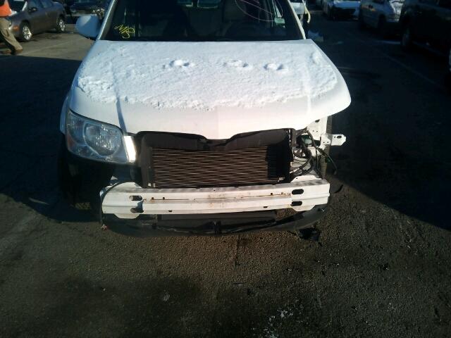 2CKDL33F886342303 - 2008 PONTIAC TORRENT WHITE photo 9