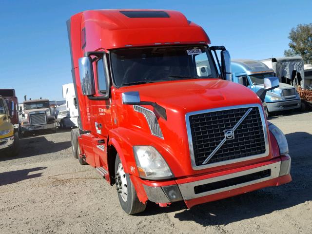 4V4NC9EH1FN177012 - 2015 VOLVO VN VNL RED photo 1
