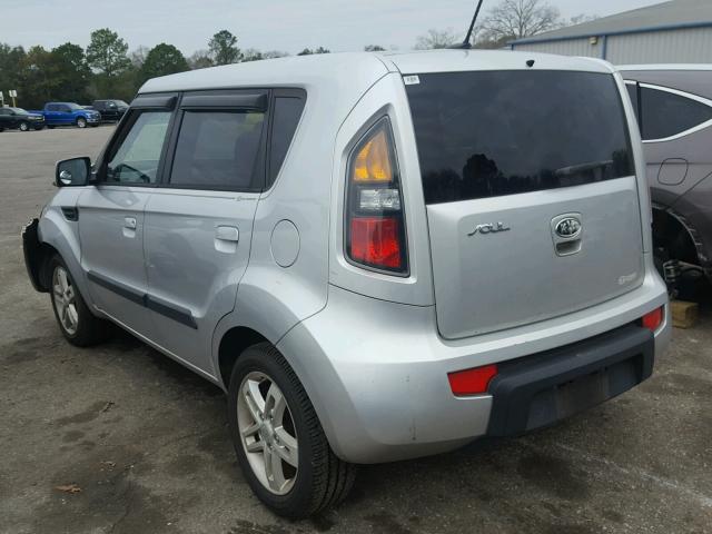 KNDJT2A25A7033141 - 2010 KIA SOUL SILVER photo 3