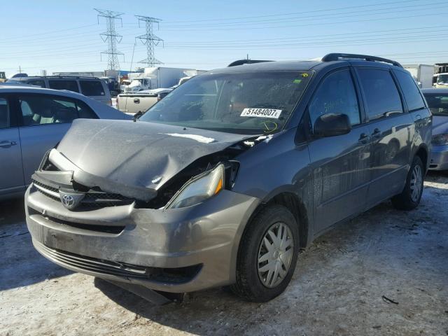 5TDZA23C65S341977 - 2005 TOYOTA SIENNA CE GRAY photo 2