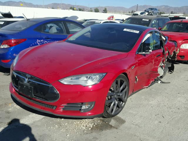 5YJSA1CP5DFP18932 - 2013 TESLA MODEL S RED photo 2