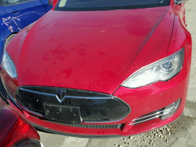 5YJSA1CP5DFP18932 - 2013 TESLA MODEL S RED photo 7