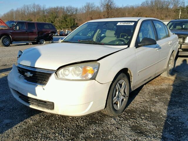 1G1ZS58NX7F211978 - 2007 CHEVROLET MALIBU LS WHITE photo 2