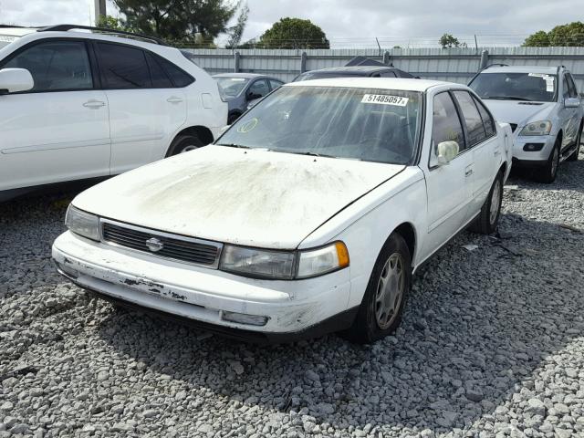 JN1HJ01F9NT013051 - 1992 NISSAN MAXIMA GXE WHITE photo 2