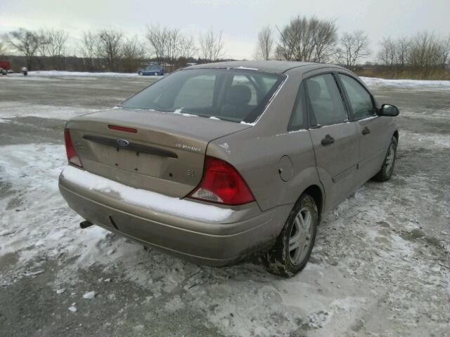 1FAFP34354W164302 - 2004 FORD FOCUS SE C GOLD photo 4