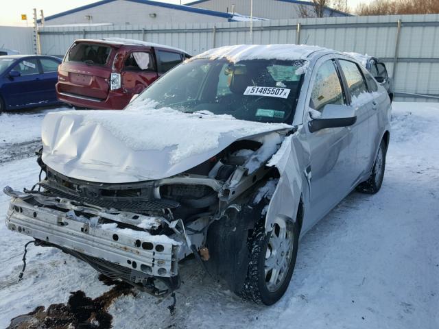 1FAHP35N88W104142 - 2008 FORD FOCUS SE SILVER photo 2