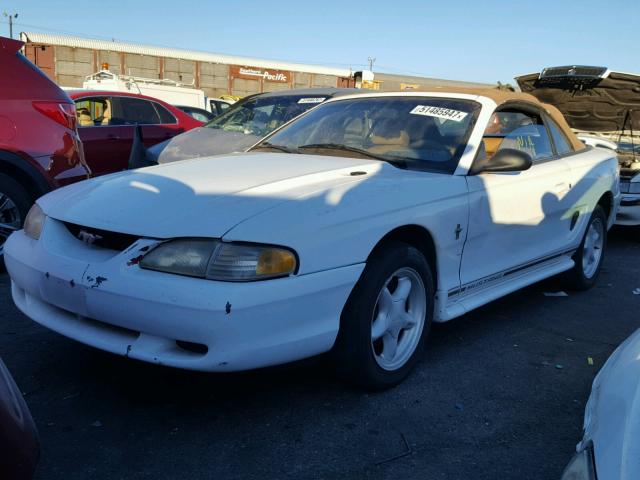 1FAFP4440WF193773 - 1998 FORD MUSTANG WHITE photo 2