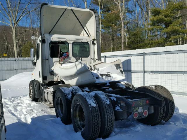 3AKJGEBG7FDGP4522 - 2015 FREIGHTLINER CASCADIA 1 WHITE photo 3