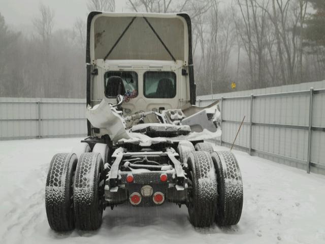 3AKJGEBG7FDGP4522 - 2015 FREIGHTLINER CASCADIA 1 WHITE photo 6