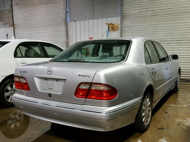 WDBJF82J01X059998 - 2001 MERCEDES-BENZ E 320 4MAT GRAY photo 4