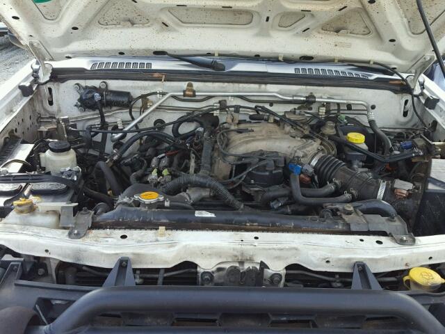 5N1ED28T33C626032 - 2003 NISSAN XTERRA XE WHITE photo 7