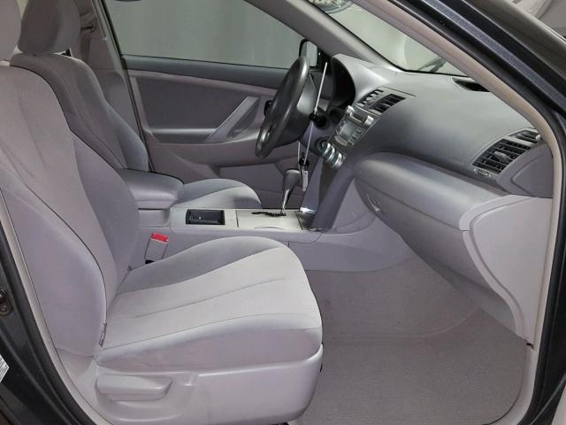 4T1BE46K89U824694 - 2009 TOYOTA CAMRY BASE GRAY photo 5