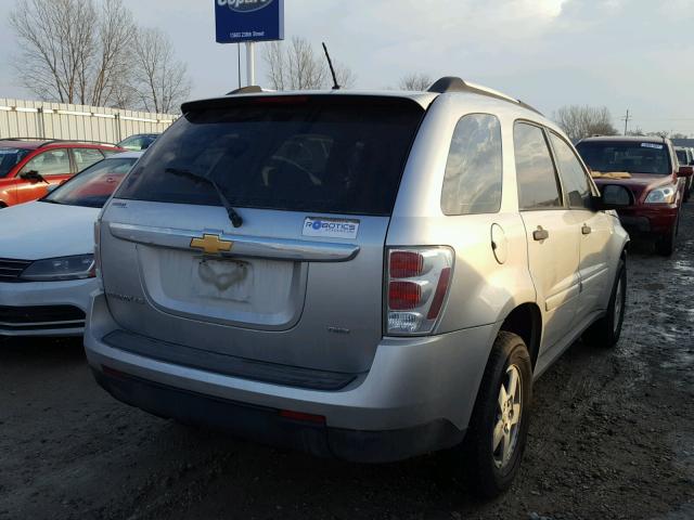 2CNDL23F186321273 - 2008 CHEVROLET EQUINOX LS SILVER photo 4