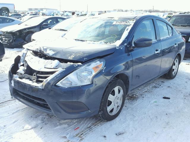 3N1CN7AP1GL839416 - 2016 NISSAN VERSA S GRAY photo 2