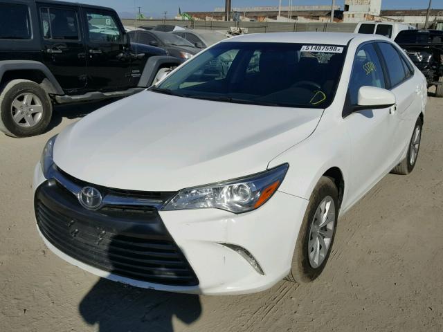 4T4BF1FK8GR547852 - 2016 TOYOTA CAMRY LE 白色 照片 2
