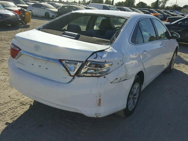 4T4BF1FK8GR547852 - 2016 TOYOTA CAMRY LE 白色 照片 4