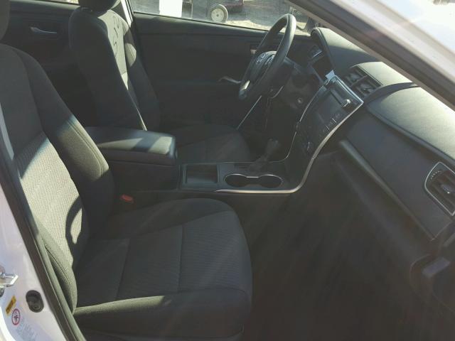 4T4BF1FK8GR547852 - 2016 TOYOTA CAMRY LE 白色 照片 5