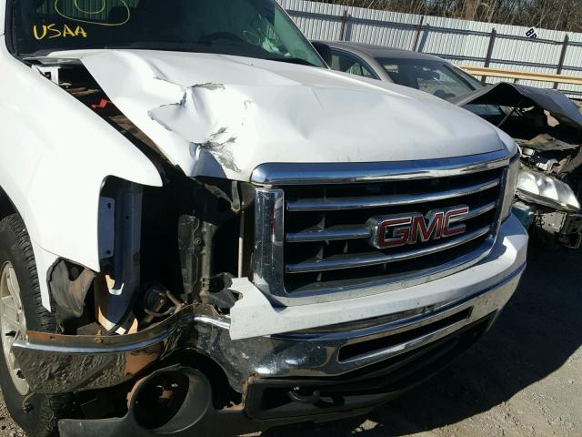 1GTR2VE71CZ303941 - 2012 GMC SIERRA K15 WHITE photo 9